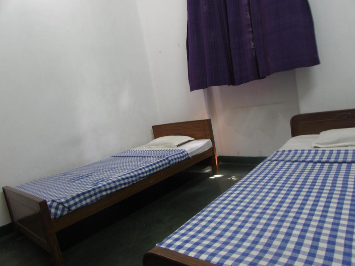Ywca Gallway Guest House Kalkuta Zewnętrze zdjęcie